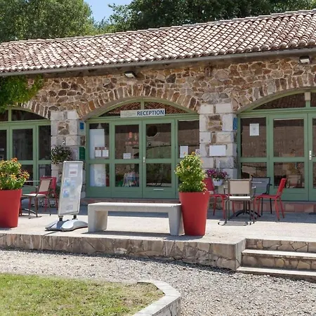 Camping Les Gorges Du Chambon Camping