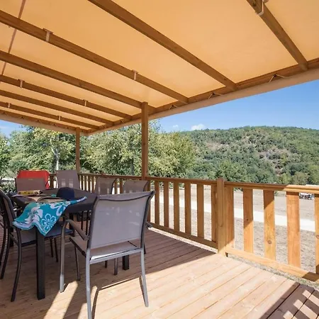 Camping Les Gorges Du Chambon *