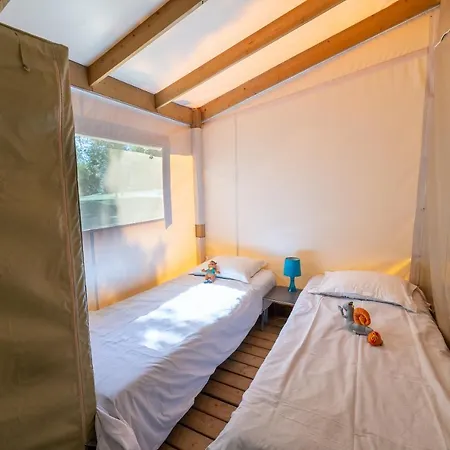 Camping Camping Les Gorges Du Chambon Eymouthiers (Charente)