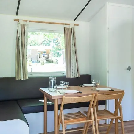 Camping Les Gorges Du Chambon Camping