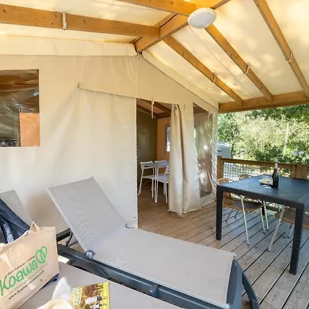 Camping Les Gorges Du Chambon Camping *